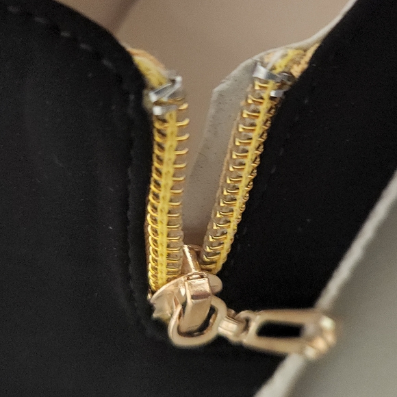 Sold - Picture 6 of 7